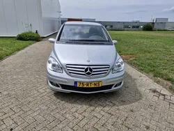 Grijs Gebruikt 2005 Mercedes B180 MPV | € 1.950 (Goede deal)
