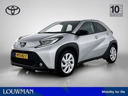 Grijs metallic Gebruikt 2023 Toyota Aygo X SUV | € 17.495