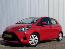 Rood Gebruikt 2020 Toyota Yaris Hybrid Active Hatchback | € 17.999 (Goede deal)