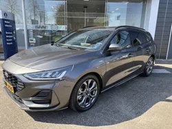 Grijs Gebruikt 2024 Ford Focus ST-Line X Stationwagen | € 26.790 (Eerlijke prijs)