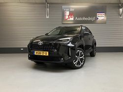 Zwart Gebruikt 2025 Toyota Yaris Cross Executive SUV | € 32.950 (Eerlijke prijs)