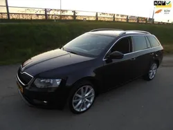 Zwart Gebruikt 2016 Skoda Octavia Business Line Stationwagen | € 11.999 (Iets duurder)