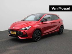 Rood, metallic lak Gebruikt 2024 MG MG3 Luxury Hatchback | € 27.495 (Duur)