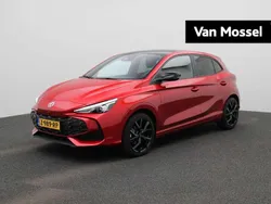 Rood, metallic lak Gebruikt 2024 MG MG3 Luxury Hatchback | € 27.495 (Duur)