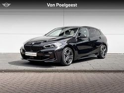 Zwart Gebruikt 2024 BMW 118 Shadowline Hatchback | € 35.900 (Eerlijke prijs)