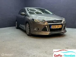 Bruin Gebruikt 2012 Ford Focus Titanium Sedan | € 7.950 (Eerlijke prijs)