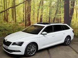 Wit Gebruikt 2019 Skoda Superb LAURIN & KLEMENT Stationwagen | € 24.950 (Eerlijke prijs)