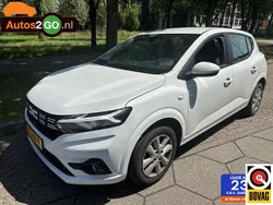Wit Gebruikt 2023 Dacia Sandero Essentiel Hatchback | € 14.745 (Goede deal)