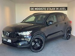 Zwart, metallic lak Gebruikt 2021 Volvo XC40 R-Design SUV | € 31.950 (Eerlijke prijs)