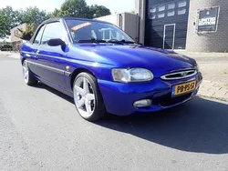 Blauw Gebruikt 1996 Ford Escort Cabriolet | € 999