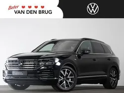 Zwart, metallic lak Gebruikt 2021 VW Touareg SUV | € 59.900 (Goede deal)