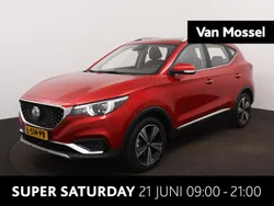 Rood Gebruikt 2021 MG ZS Luxury Sedan | € 16.995 (Eerlijke prijs)