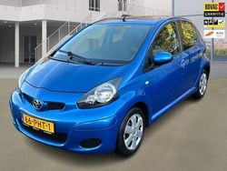 Blauw Gebruikt 2011 Toyota Aygo Comfort Hatchback | € 5.950 (Iets duurder)