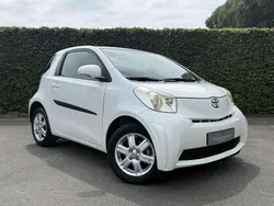 Wit, metallic lak Gebruikt 2009 Toyota iQ Comfort Hatchback | € 5.750