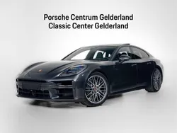 Vulkaangrijs metallic Gebruikt 2025 Porsche Panamera 4 Sedan | € 169.900