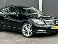Zwart, metallic lak Gebruikt 2012 Mercedes C180 Avantgarde Sedan | € 13.950 (Eerlijke prijs)