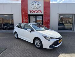 Wit Gebruikt 2023 Toyota Corolla Active Stationwagen | € 27.799 (Eerlijke prijs)