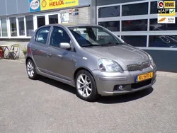 Grijs Gebruikt 2004 Toyota Yaris Sport Hatchback | € 3.850 (Eerlijke prijs)