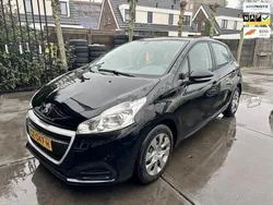 Zwart Gebruikt 2015 Peugeot 208 Access Hatchback | € 5.200 (Eerlijke prijs)