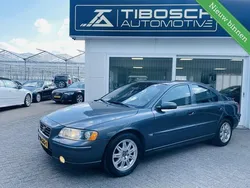 Grijs Gebruikt 2005 Volvo S60 Momentum Sedan | € 3.995 (Eerlijke prijs)
