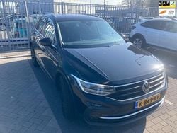 Zwart Gebruikt 2021 VW Tiguan Life SUV | € 16.700 (Eerlijke prijs)