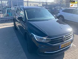 Zwart Gebruikt 2021 VW Tiguan Life SUV | € 16.950 (Goede deal)