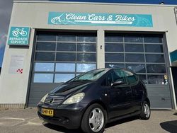 Grijs Gebruikt 2002 Mercedes A160 Elegance MPV | € 1.850 (Eerlijke prijs)