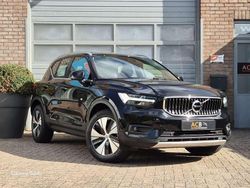 Zwart, metallic lak Gebruikt 2021 Volvo XC40 Inscription SUV | € 29.700 (Eerlijke prijs)