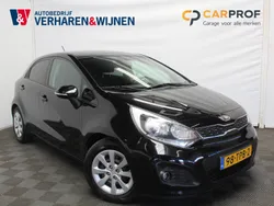 Zwart, metallic lak Gebruikt 2012 Kia Rio Hatchback | € 6.400 (Goede deal)