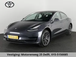 Grijs, metallic lak Gebruikt 2020 Tesla Model 3 Sedan | € 21.800 (Goede deal)