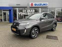 Grijs, metallic lak Gebruikt 2024 Suzuki Vitara Style SUV | € 31.950