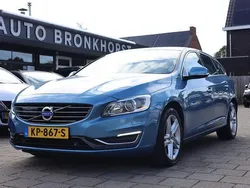 Blauw, metallic lak Gebruikt 2014 Volvo V60 Summum Stationwagen | € 8.950 (Goede deal)