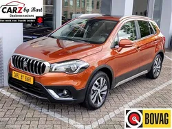 Oranje, metallic lak Gebruikt 2021 Suzuki SX4 S-Cross Style SUV | € 21.745 (Eerlijke prijs)