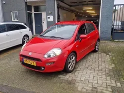Rood Gebruikt 2015 Fiat Punto Evo Street Hatchback | € 3.650 (Eerlijke prijs)
