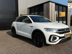 Wit, metallic lak Gebruikt 2024 VW T-Roc R-line SUV | € 38.250 (Iets duurder)