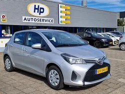 Grijs Gebruikt 2016 Toyota Yaris Hatchback | € 10.000 (Goede deal)