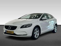 Wit Gebruikt 2017 Volvo V40 Stationwagen | € 11.900 (Eerlijke prijs)