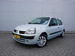 Hatchback Gebruikt 2003 Renault Clio II Dynamique Hatchback | € 1.450 (Eerlijke prijs)