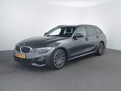 Grijs Gebruikt 2022 BMW 320 Stationwagen | € 32.945 (Eerlijke prijs)