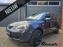 Grijs Gebruikt 2007 Mazda 2 Touring MPV | € 3.245 (Eerlijke prijs)