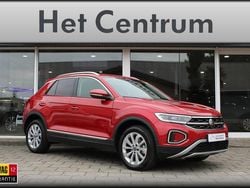 Rood Gebruikt 2022 VW T-Roc Style SUV | € 30.995 (Eerlijke prijs)