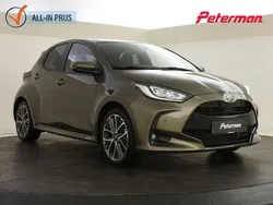 , metallic lak Gebruikt 2024 Toyota Yaris Hybrid Executive Hatchback | € 29.449 (Eerlijke prijs)