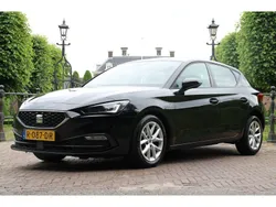 Zwart Gebruikt 2022 Seat Leon ST Reference Stationwagen | € 18.900
