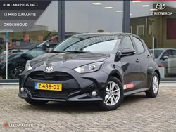 Zwart Gebruikt 2024 Toyota Yaris Hybrid Active Hatchback | € 23.499 (Eerlijke prijs)
