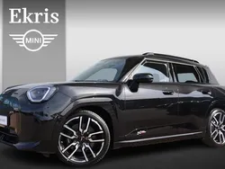Zwart Nieuw 2025 Mini Cooper Comfort Hatchback | € 39.450 (Goede deal)