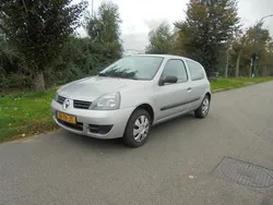 Grijs Gebruikt 2006 Renault Clio II Campus Hatchback | € 995 (Iets duurder)
