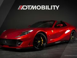 Rood, metallic lak Gebruikt 2023 Ferrari 812 Cabriolet | € 559.950