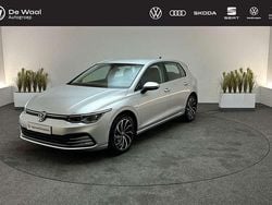 Reflex silver Gebruikt 2022 VW Golf VIII Style Hatchback | € 25.900 (Goede deal)