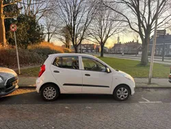 Wit Gebruikt 2013 Hyundai i10 Hatchback | € 4.000 (Eerlijke prijs)