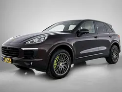 Bruin, metallic lak Gebruikt 2017 Porsche Cayenne Platinum Edition SUV | € 45.995 (Iets duurder)